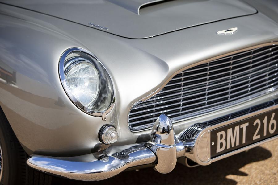 Детали экстерьера Aston Martin DB5 Bond Car 1965 года  (фото 16 из 36)